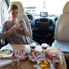 IMG-079