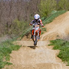 IMG-052